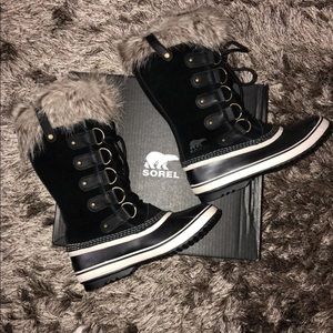 Sorel Joan Of Arctic Women’s Snowboots NWT